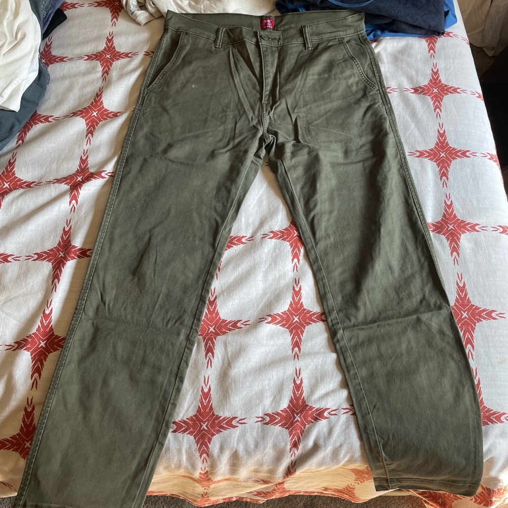 Levi’s Chinos 34Wx32L Green
